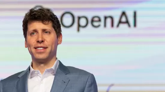 OpenAI称自研AI芯片测试表现超越英伟达GB300  OpenAI表示，其全新Jalapeno芯片在测试中的表现优于英伟达的现有产品线，凸显该公司在自主研发AI处理器方面取得进展。 在测试中，Jalapeno处理器在两个指标上领先：单位功耗可处理的AI工作负载以及响应速度。OpenAI芯片负责人Richard Ho在接受采访时表示，该芯片与英伟达GB300进行了对比，后者是此次测试所使用公开基准测试平台上的领先产品。 ChatGPT的开发商计 [date